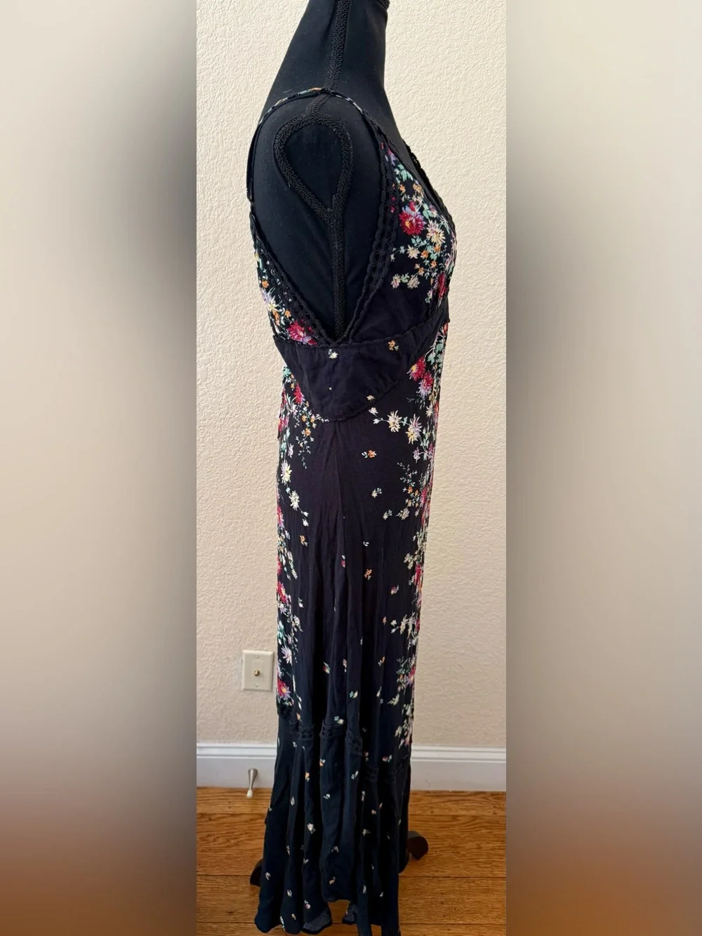 Free People Paradise Black Floral Print Maxi Dress Size Medium - Picture 10 of 15